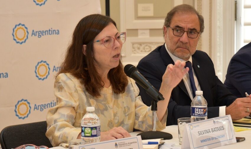  Batakis, con el objetivo de «calmar un poco a la economía argentina”
