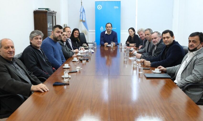  El Gobierno nacional acordó con panaderos garantizar el kilo de pan entre $320 y $340