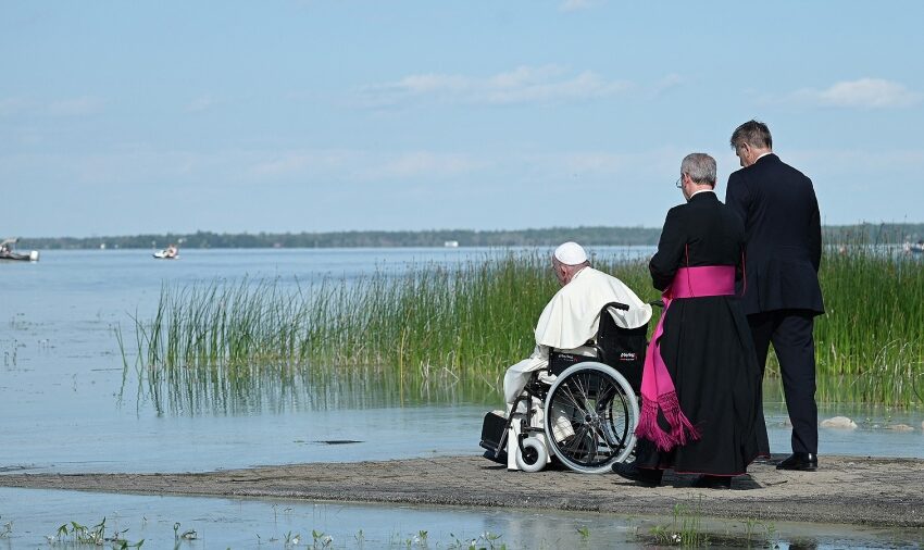  Francisco llega a Quebec para la segunda etapa de su visita a Canadá