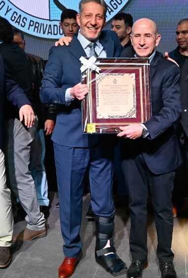  Arcioni participó del inicio de actividades del moderno Centro Recreativo del Sindicato Jerárquico Petrolero