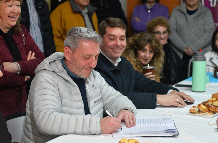  Arcioni visitó el Club de Amigos Adultos Mayores de Rawson y anunció la construcción de la sede propia