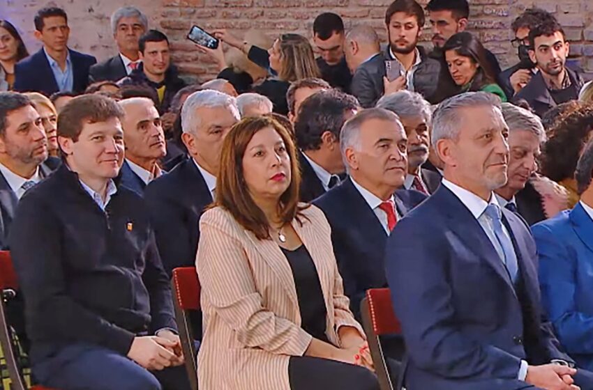  Arcioni participó de la asunción de Sergio Massa como nuevo Ministro de Economía de la Nación