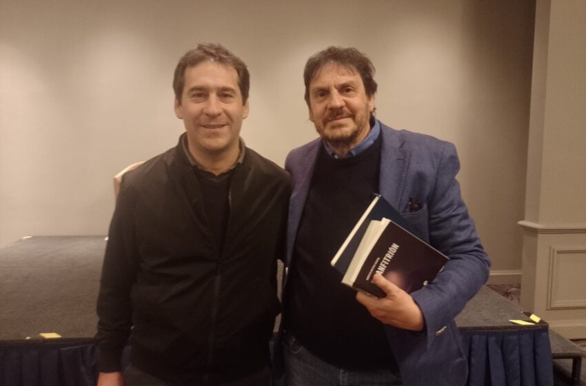  Exitosa presentación de Felipe Pigna