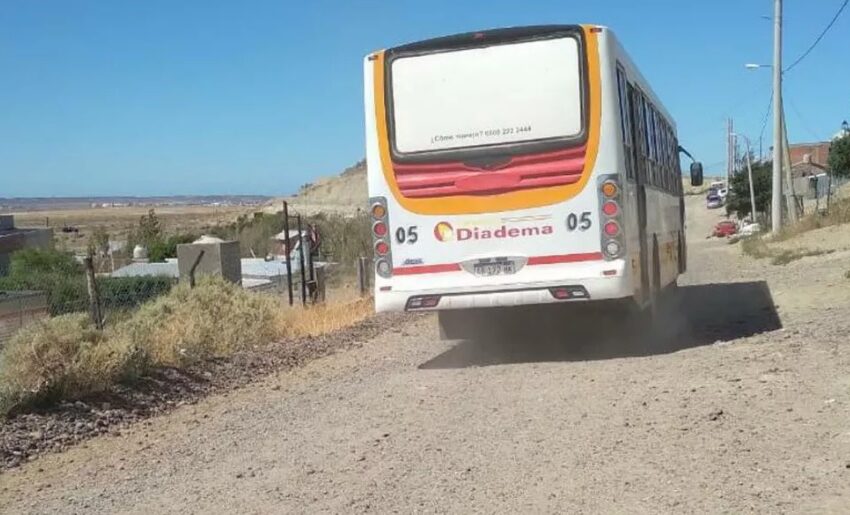  Se implementó un nuevo recorrido, a su vez la ampliación de frecuencias en el servicio de transporte urbano hacia los barrios René Favaloro, Km.12, Gesta de Malvinas y Acceso Norte