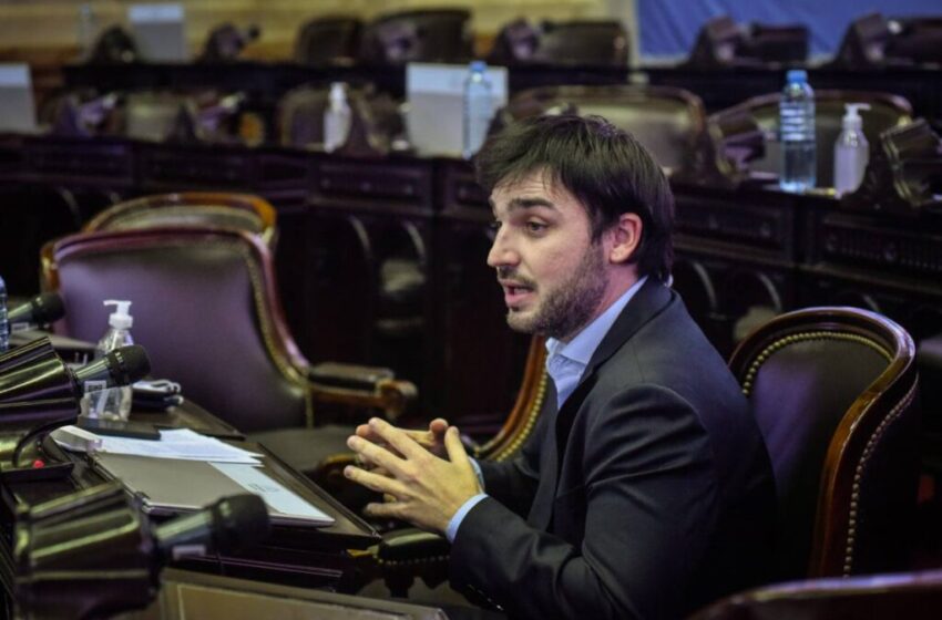  Analizarán el proyecto de “Dólar Petróleo” que impulsa “Nacho” Torres junto a Matías Taccetta y Ana Clara Romero