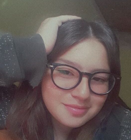  División Búsqueda de Personas solicita la colaboración de la comunidad para dar con el paradero de la menor MAITE TAMARA BARRIENTOS de 14 años de ￼edad, quien se ausento de su domicilio del Barrio general Mosconi el día 27 de agosto a las 15 horas. Es de contextura física robusta, tez blanca, mide 1.70 mts de altura, pesa 65 kg., tiene cabello lacio largo color castaño claro. Viste una calza color negra con franjas flúor, remera de Boca Js, zapatillas blancas, y campera negra y verde marca Nike. Cualquier novedad comunicarse con esta División por este medio o al abonado 2974082600. Desde ya se agradece su colaboración.