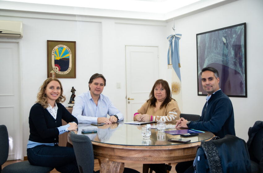  PLAN DE 77 CUADRAS EN RADA TILLY: SE FIRMÓ EL CONTRATO DE OBRA PÚBLICA