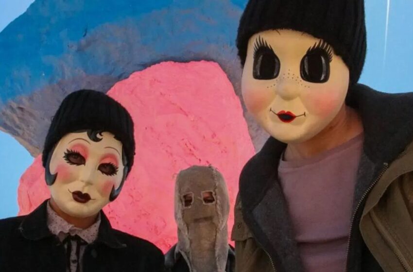  LOS EXTRAÑOS: CAPÍTULO 1