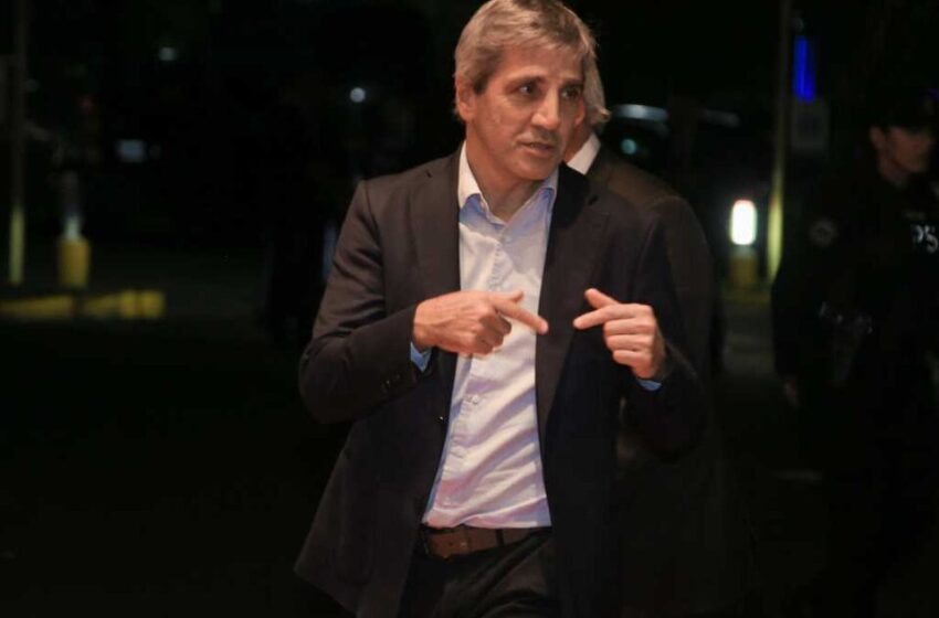  Milei y Caputo firmaron un decreto para emitir deuda por 35 billones de pesos