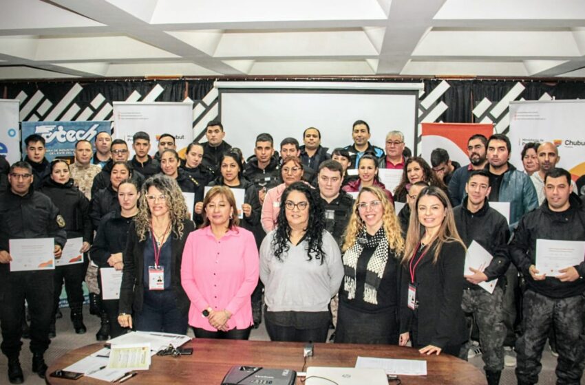  Efectivos de la Policía del Chubut se capacitaron en normativas vinculadas a la venta y comercialización de mercaderías