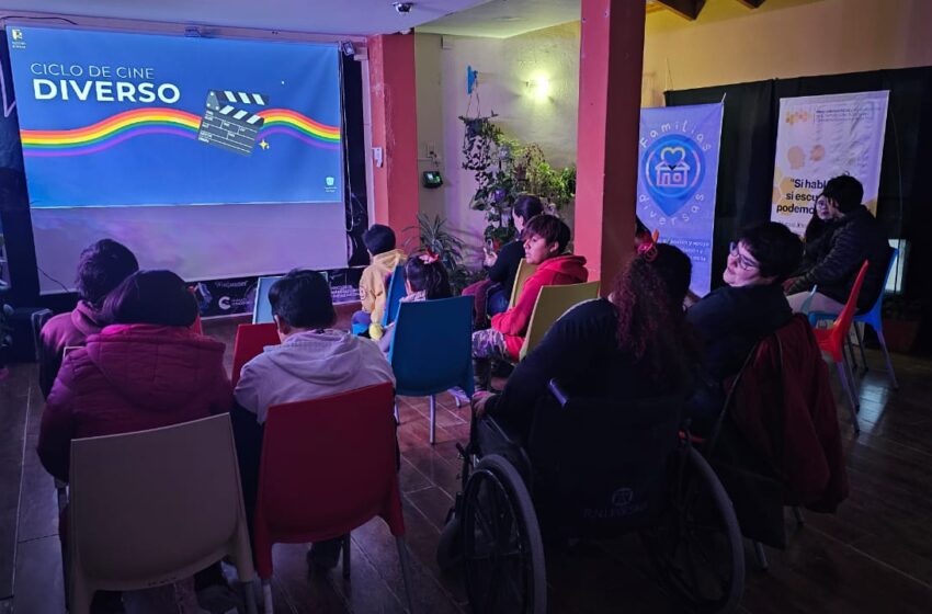  Bajo la organización de la Secretaría de Género, una importante cantidad de niños y niñas disfrutaron la proyección del film “Luca”. Además, se realizó una charla-debate sobre diversidades.