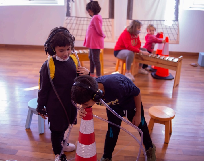  E.S.C.U.C.H.A.: una experiencia interactiva para explorar el mundo acústico