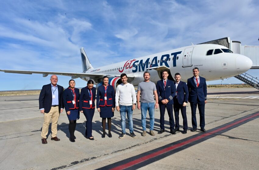  Torres presentó el vuelo inaugural de JetSMART que conecta a Trelew con Buenos Aires: «Hoy la provincia es una plaza cada vez más atractiva para el turismo y las inversiones»