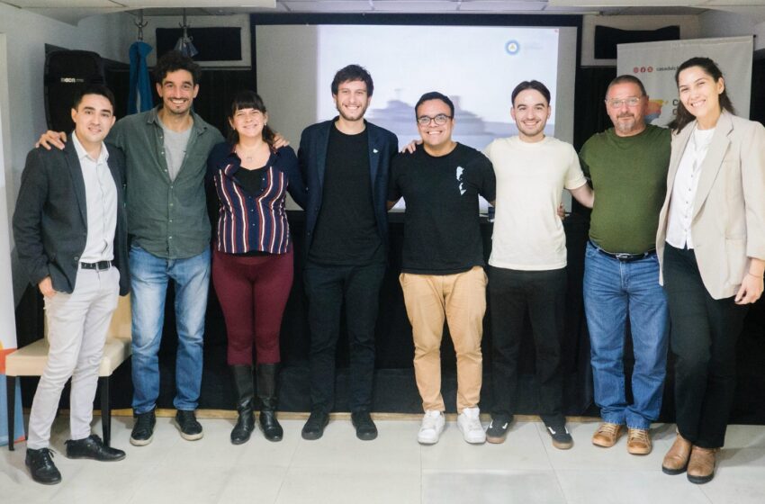 Reconocido veterano de Malvinas brindó charla-debate en la Casa del Chubut junto a especialistas en Geopolítica