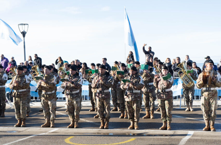  Rada Tilly conmemoró el Día de la Bandera con un emotivo acto en la costanera