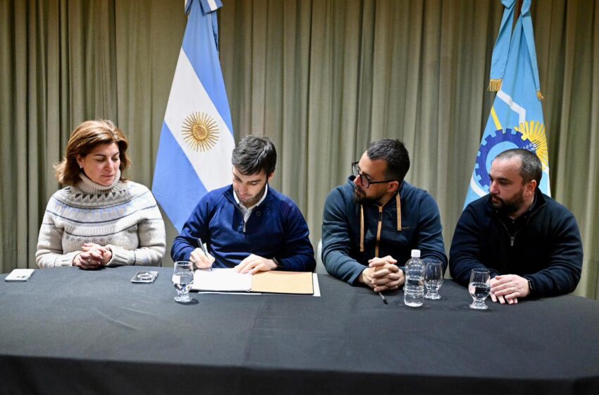  Torres encabezó la apertura de sobres para la repavimentación del tramo “Facundo – Los Tamariscos” de la Ruta 40 y firmó el inicio de obra de la Malla 632
