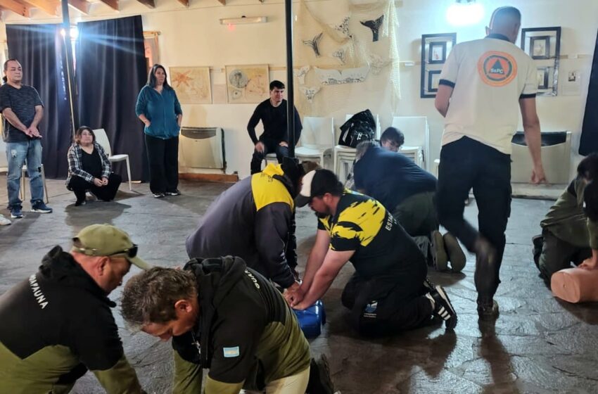  El Gobierno del Chubut capacitó al personal municipal de Puerto Pirámides y a los Guardafaunas en RCP y Primeros Auxilios