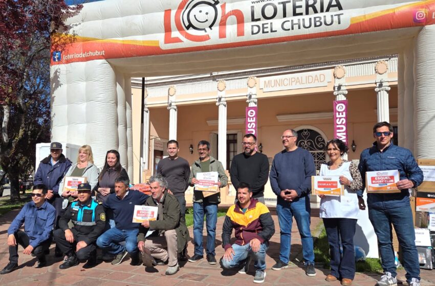  Lotería del Chubut entregó en Esquel premios por más de 25 millones de pesos y bienes de acción social a instituciones