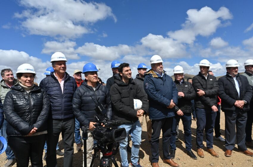  Torres presentó la finalización de la interconexión del Gasoducto Cordillerano, que junto al inicio de la obra de las plantas compresoras brindará factibilidad de gas a 12 mil familias de Chubut, Río Negro y Neuquén