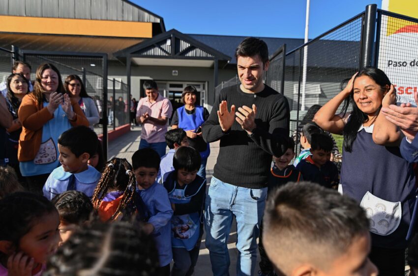  Torres inauguró la Escuela N° 477 de Nivel Inicial en Paso de Indios, una obra vital para la Meseta
