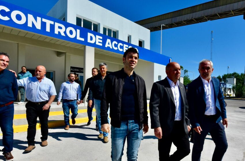  Torres inauguró la Central de Monitoreo y el nuevo escáner en el Muelle Almirante Storni en Madryn y aseguró que «después de diez años de espera, finalizamos una obra que brindará trazabilidad al puerto, y seguridad a todos los chubutenses»