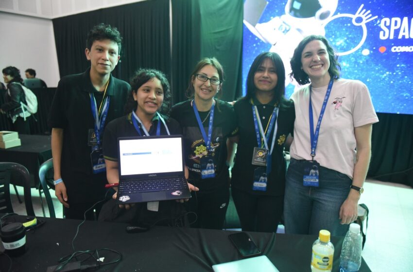  El Centro de Encuentro Km8 volvió a ser epicentro con más de 400 participantes en la NASA Space Apps Challenge 2025