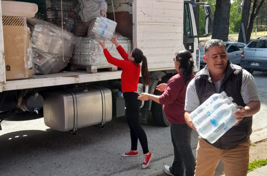  Amplio despliegue de Provincia para asistir a pobladores afectados por el temporal y controlar incendio en la zona de Epuyén