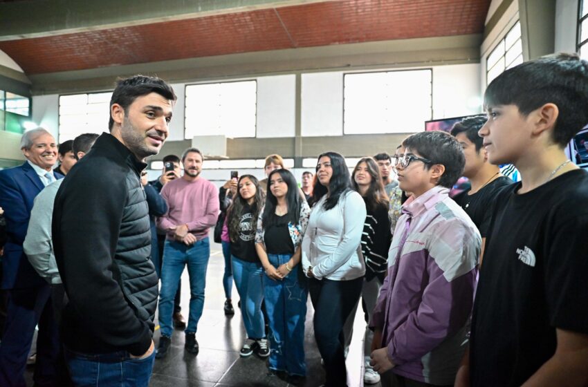  Torres premió a los alumnos ganadores del concurso de Lotería que propicia la prevención sobre el juego y las apuestas en línea