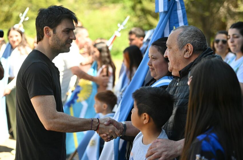  Torres encabezó el 130° aniversario de Corcovado y firmó acuerdos para la construcción de viviendas, más adoquinado y la extensión de la red de gas