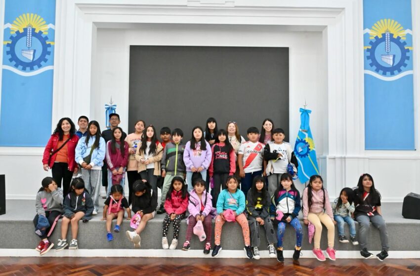  Alumnos de la Escuela 137 Costa del Chubut visitaron la Casa de Gobierno