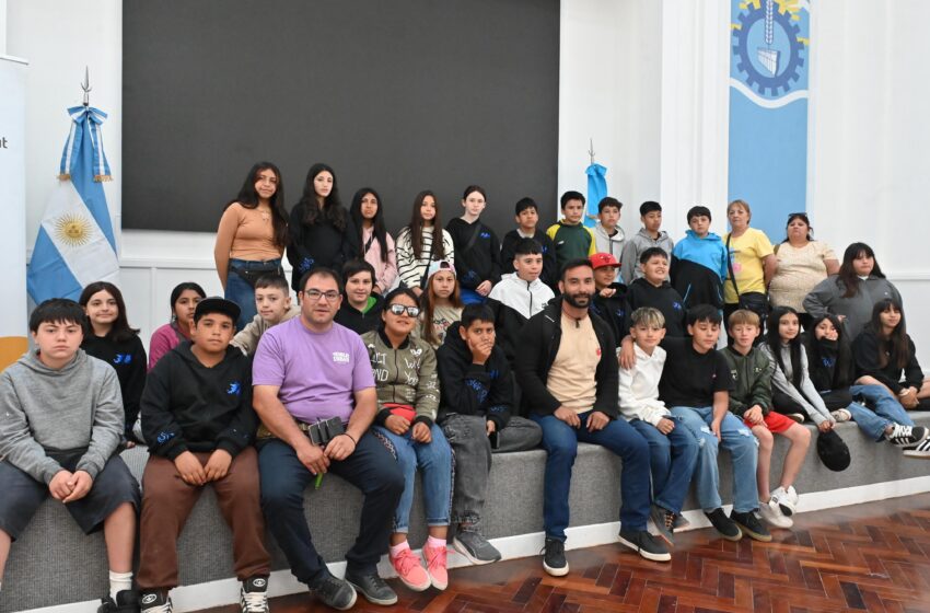  Alumnos de escuela de Corcovado visitaron la Casa de Gobierno en Rawson