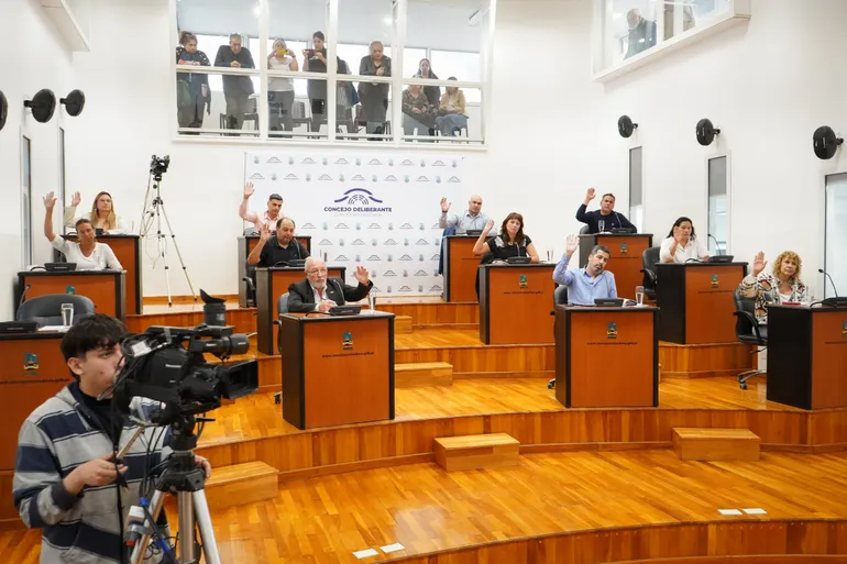  Aprueban por unanimidad el convenio para la obra del canal de la Av. Roca