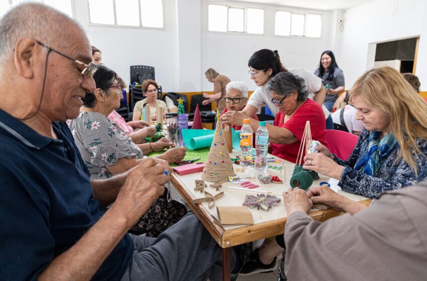  «Inició el taller navideño “Navidad con sabor a encuentro” para Adultos Mayores»