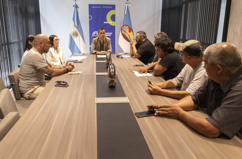  Autoridades municipales se reunieron con agrupaciones de taxistas para analizar la situación del sector