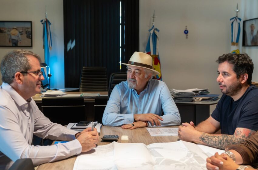  El intendente recibió a representantes de Camuzzi