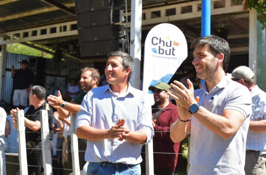  Torres participó de la 7.ª Fiesta Nacional del Salmón del Pacífico y destacó el impacto de las fiestas populares en la economía local