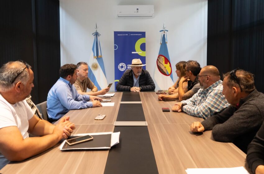  El intendente se reunió con vecinos por el desplazamiento del cerro Hermitte
