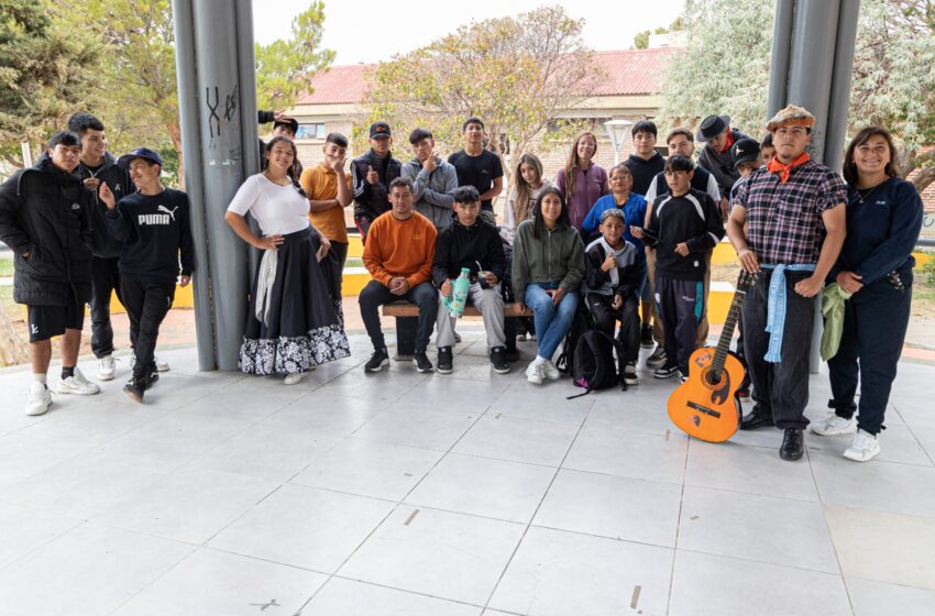  La Esquina concretó una jornada de peña para reforzar la identidad cultural de sus participantes
