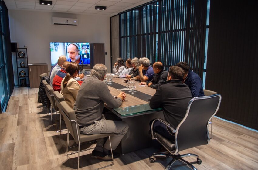  El Municipio presentó a los vecinos afectados por el movimiento del Hermitte, los nuevos estudios realizados por IATASA y SRK