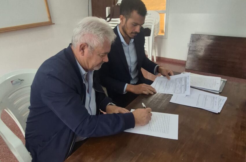  Chubut puso en marcha un programa para que vecinos de barrios de la provincia puedan escriturar sus viviendas