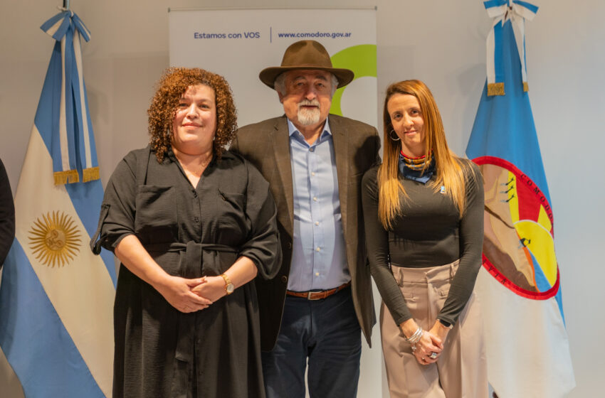  Othar tomó juramento a las nuevas funcionarias, Jordana Mrla y Cintia Juárez