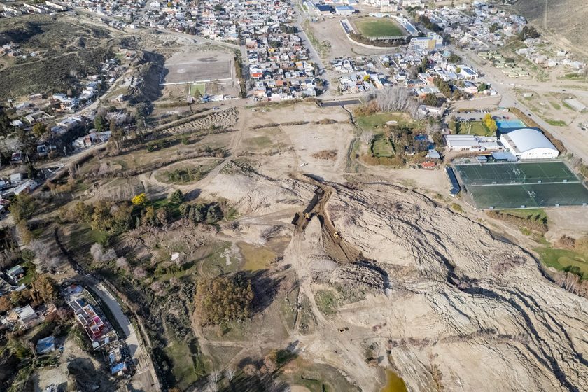  Avanzan los trabajos de aterrazamiento en la ladera del Cerro Hermitte
