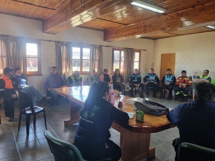  Protección Ciudadana fortalece la prevención y preparación ante emergencias en Cholila