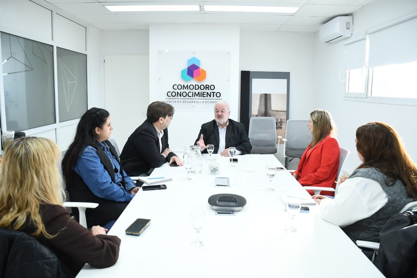  Representantes de Nación visitaron Comodoro Conocimiento para conocer los programas tecnológicos y de innovación educativa