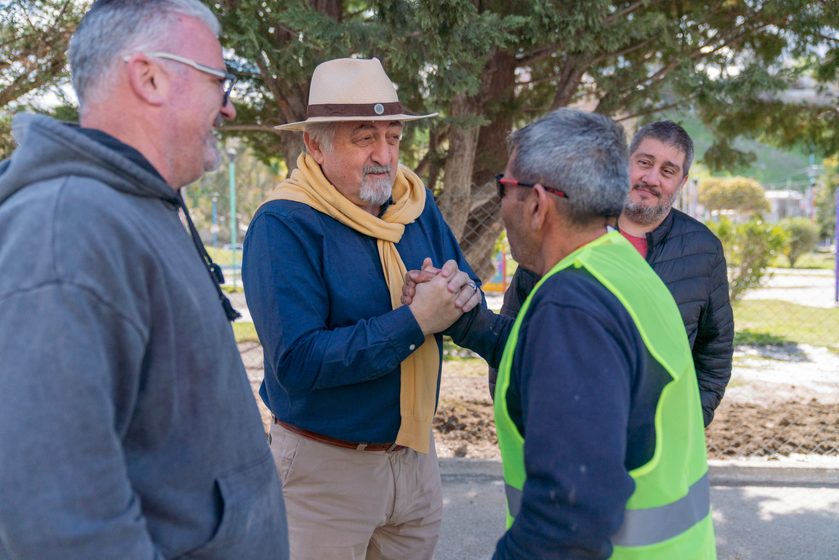 Othar recorrió la obra de mejoramiento integral del playón deportivo ubicado frente a Las Torres