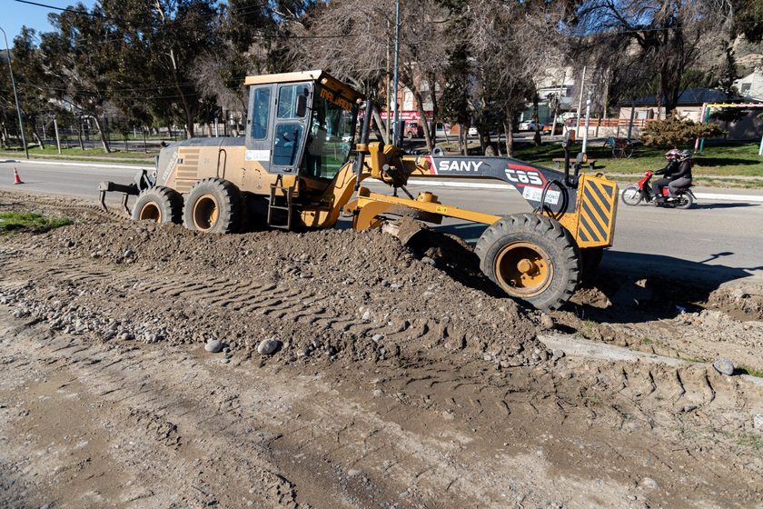  Se concretaron tareas de mantenimiento vial en Avenida Fray Luis Beltrán