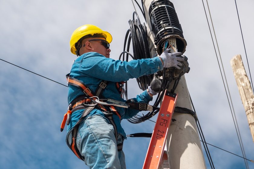  La SCPL avanza con el tendido de fibra óptica para ofrecer cobertura a más de 1200 familias de Comodoro