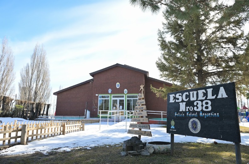  Con una refacción integral, Provincia puso en valor la Escuela Nº 38 de Cushamen y terminó con décadas de abandono