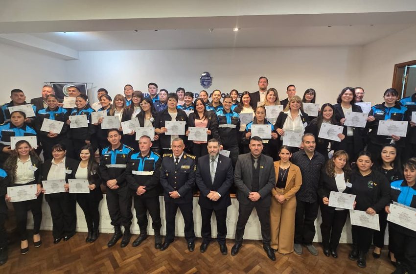  Chubut se convirtió en la primera provincia en diplomar a policías en prevención del suicidio