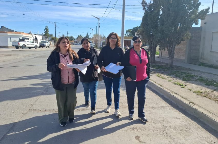  Trabajadoras Comunitarias realizan un censo de salud en los barrios de Trelew